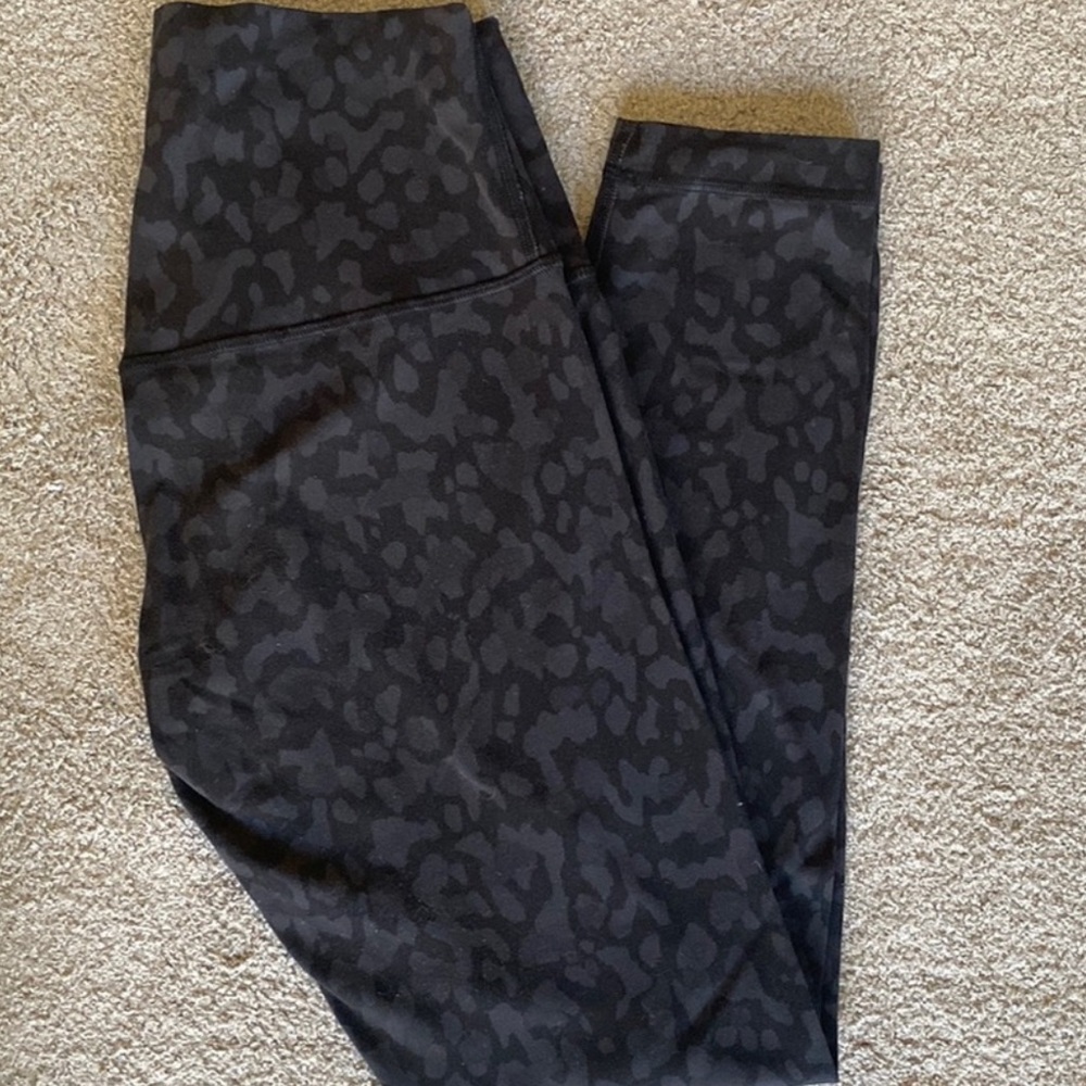 Lululemon black leopard align leggings